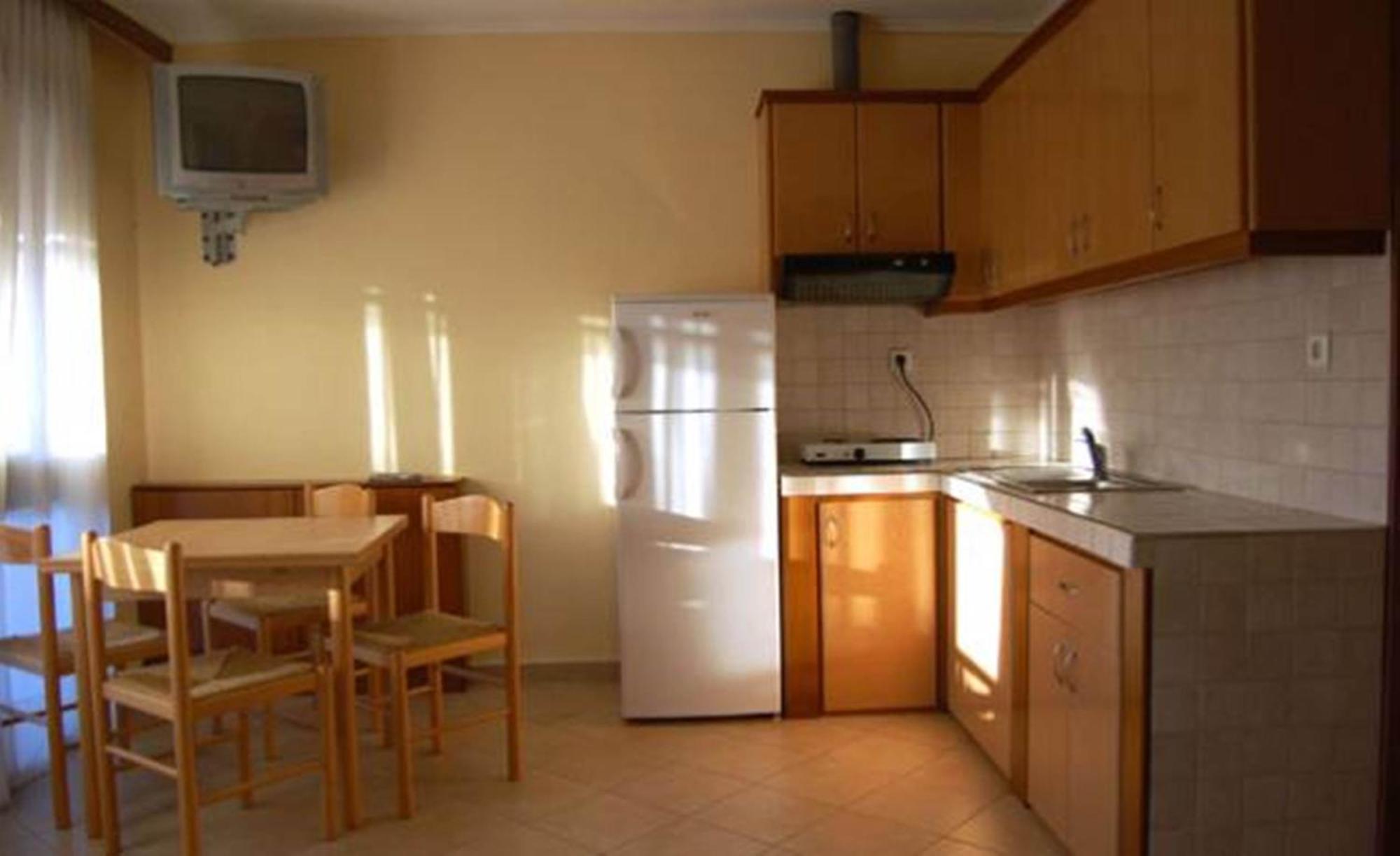 Melachrini Apartments Nea Vrasna Bilik gambar